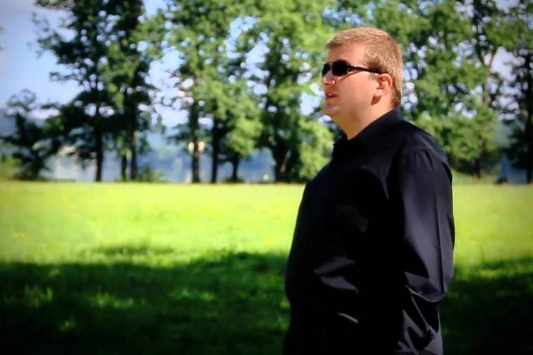 Letní koncert nevidomého zpěváka Radka Žaluda