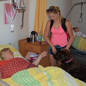 Canisterapie aneb psí pomoc klientům DČCE - hospic CITADELA