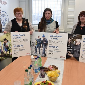 Relaxační místnost_TESCO_Vy rozhodujete, my pomáháme_předání šeku